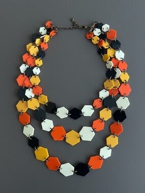 VINTAGE 1960s Mary Quant Mod hexagon acrylic necklace